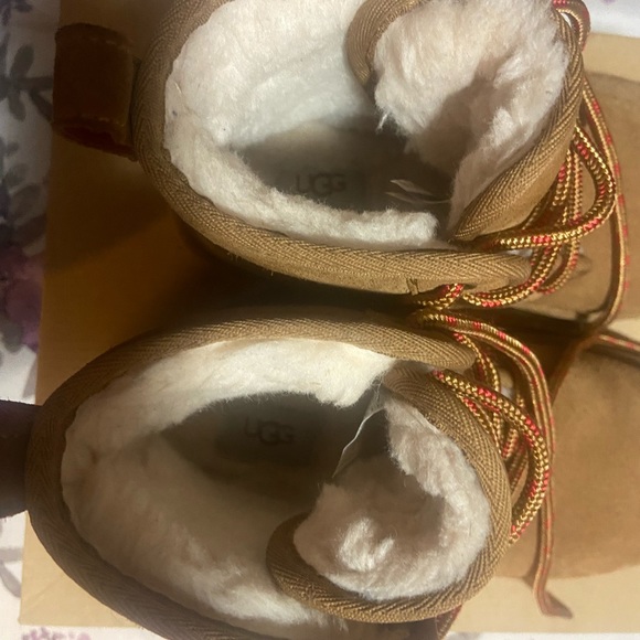UGG with Neumel high. Chestnut color. Size 7. Great condition. - Picture 6 of 10